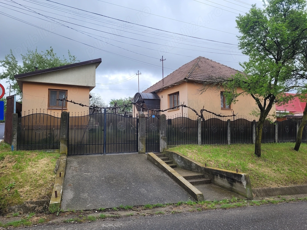 Casă de vânzare, la 15 km de Onești 