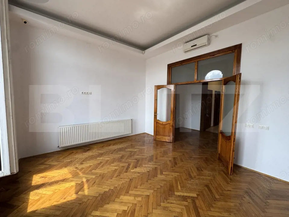 Vand apartament ULTRACENTRAL cu 2 camere - perfect pentru spatiu de birou