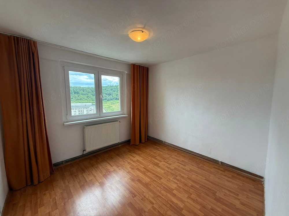 Apartament 2 camere-decomandat-bloc anvelopat