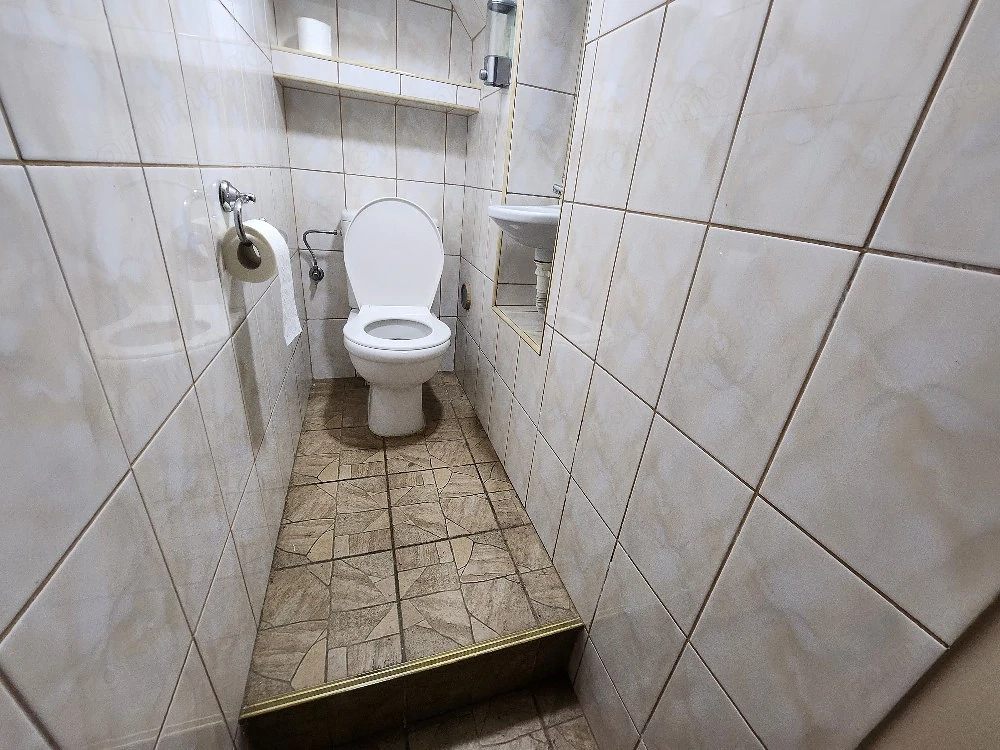 Vând apartament cu 2 camere, demisol, Bulevardul General Dragalina (8/16)
