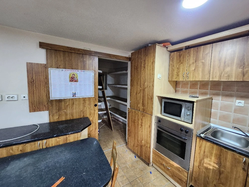 Vând apartament cu 2 camere, demisol, Bulevardul General Dragalina (10/16)