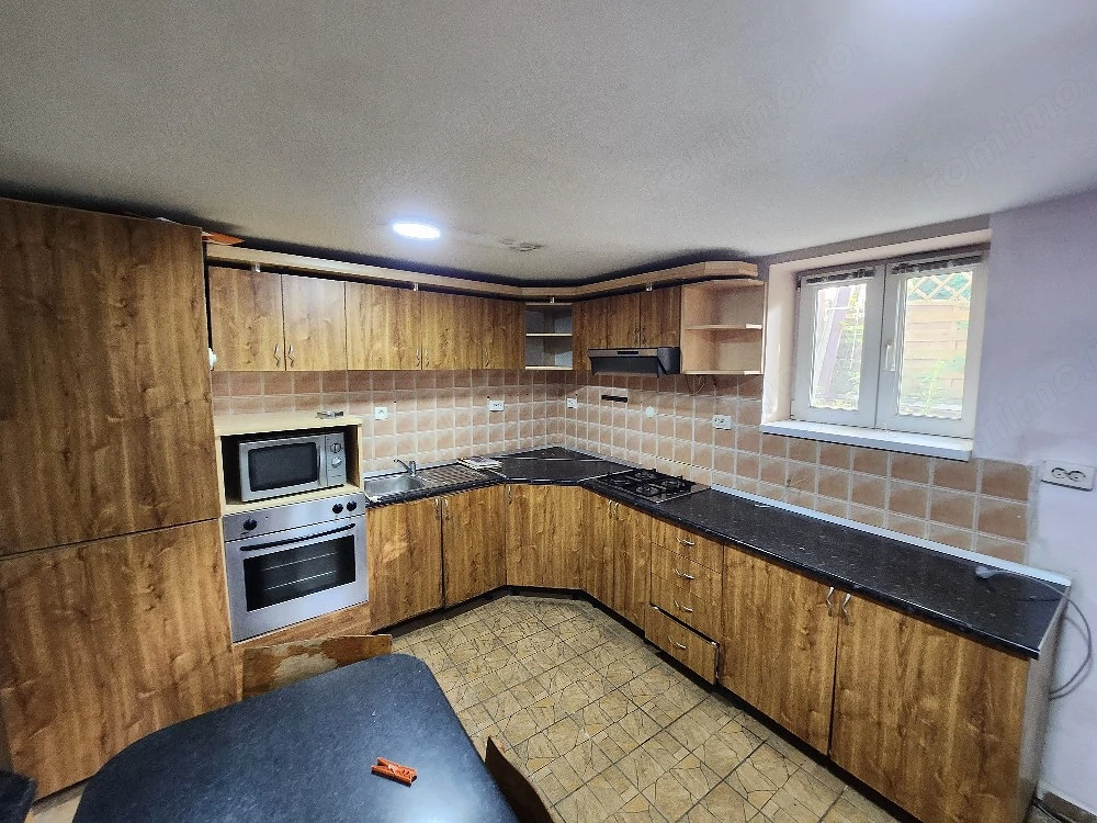 Vând apartament cu 2 camere, demisol, Bulevardul General Dragalina (14/16)