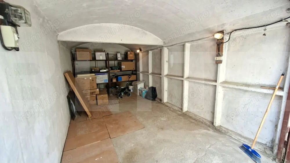 Garaj spatios, str. Crangului 