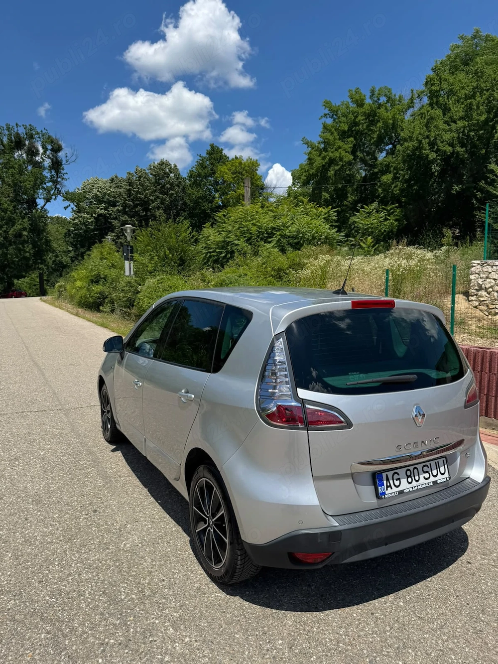 Vand Renault Scenic , benzina, stare perfecta de functionare, km reali -59.000. 