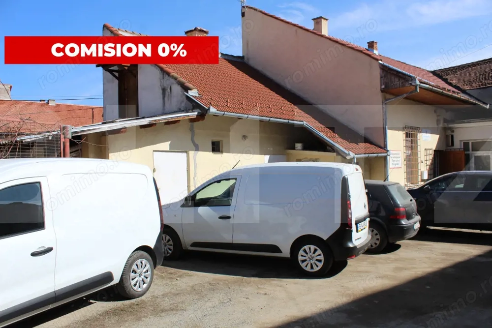Doua cladiri de birouri de vanzare, 116 mp I Curte I Central