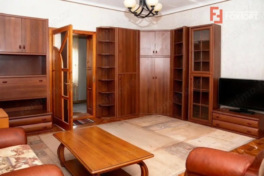 Casa individuala cu 4 camere, garaj si teren de 694 mp, zona Sega, Arad