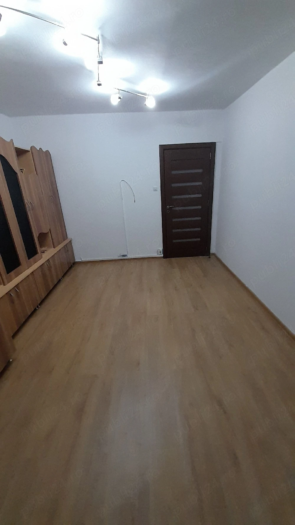 propietar vand apartament govandar
