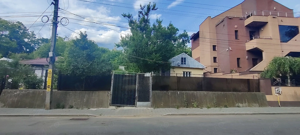 Vând teren 340 mp zona centrală, Iași