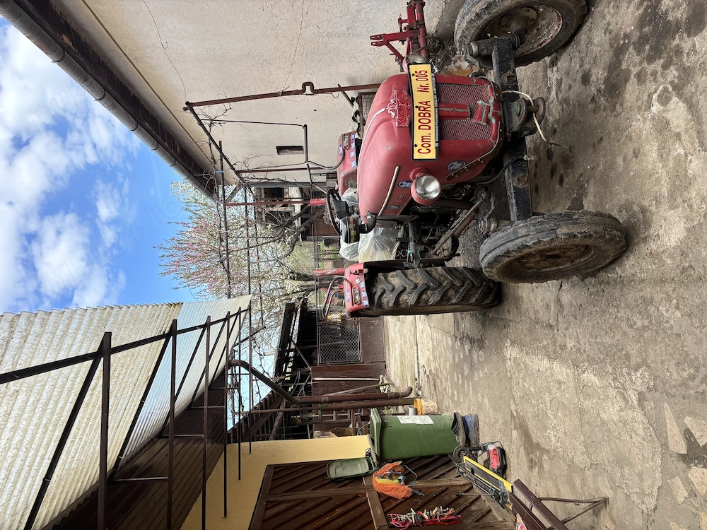 Vând tractor Kramer și utilaje agricole