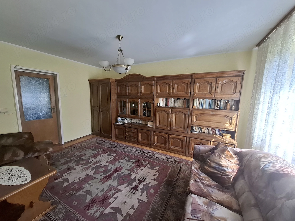Cartierul Sasar (zona str. Iuliu Maniu si str. Gh. Marinescu)   ap. 4 camere, etaj 2, balcon
