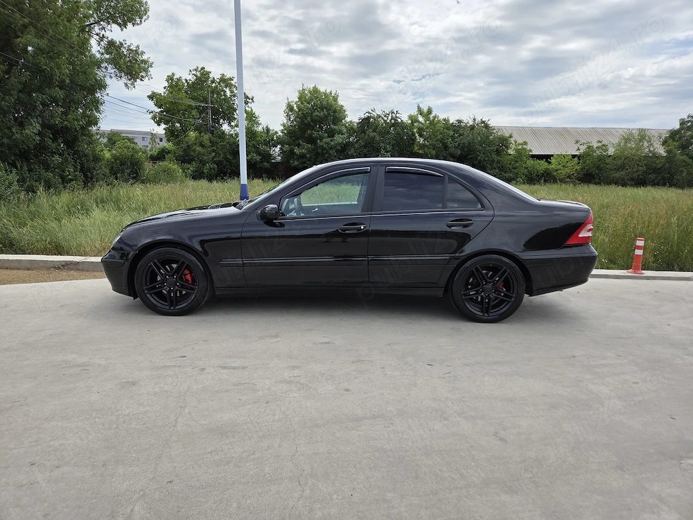 Vând Mercedes C Class in stare foarte buna