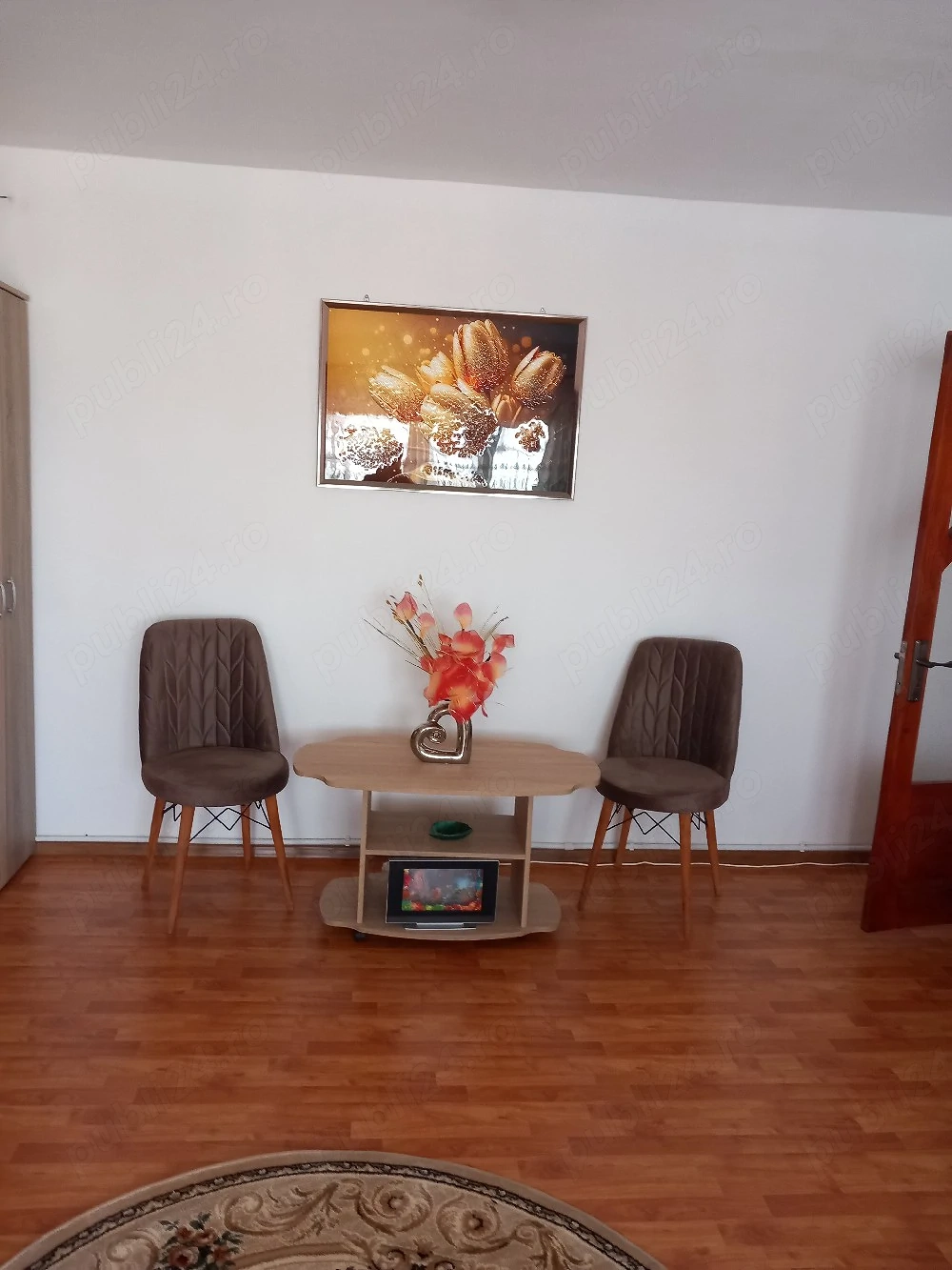 vand apartament 2 camere 