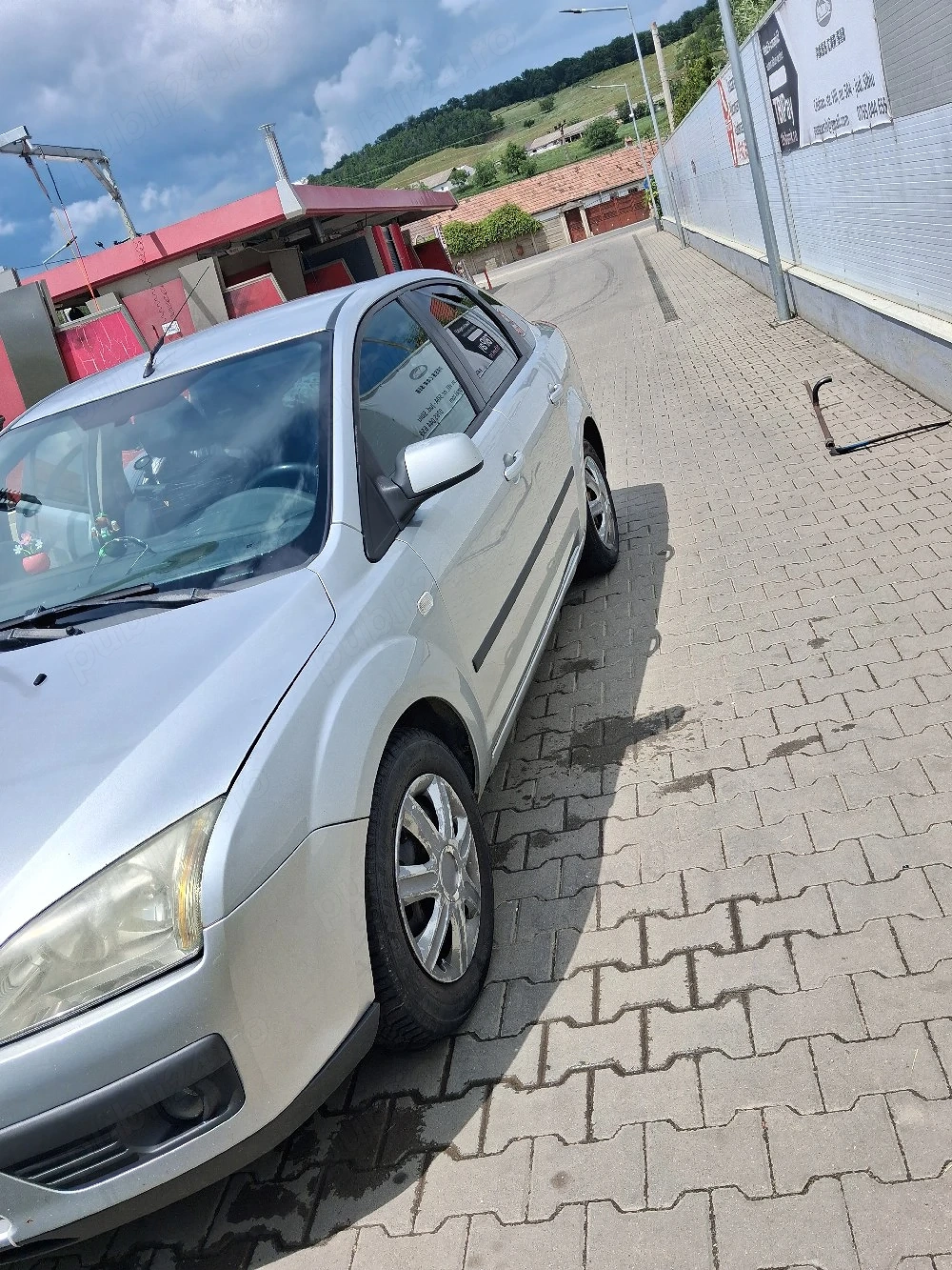 vând sau schimb ford focus 