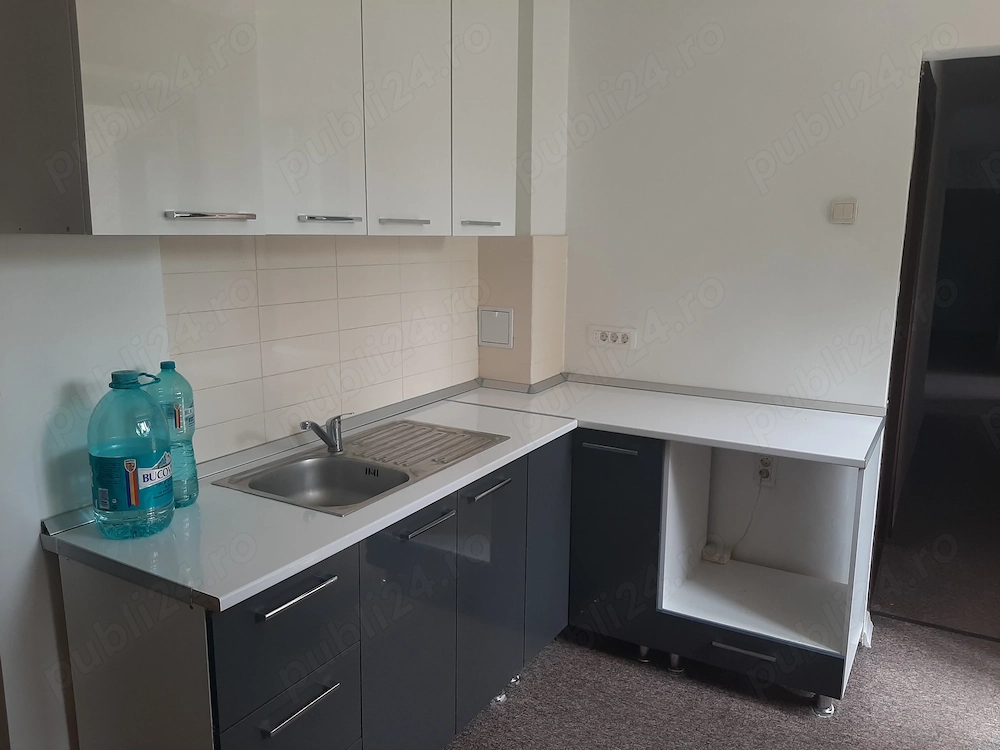 de închiriat apartament 5 camere romana 