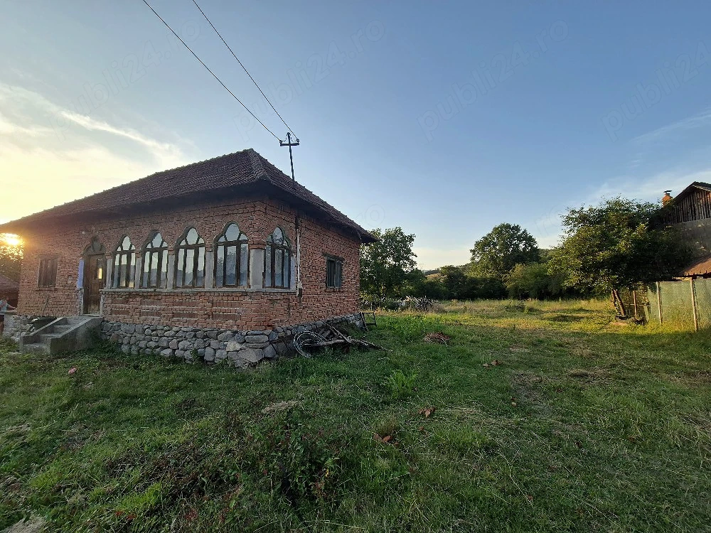 Casa si teren de vânzare