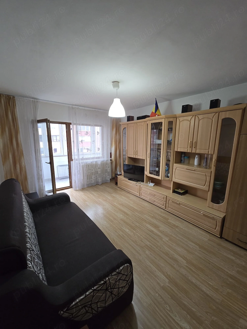 Vând apartament cu 3 camere - zona Astra - Zorilor