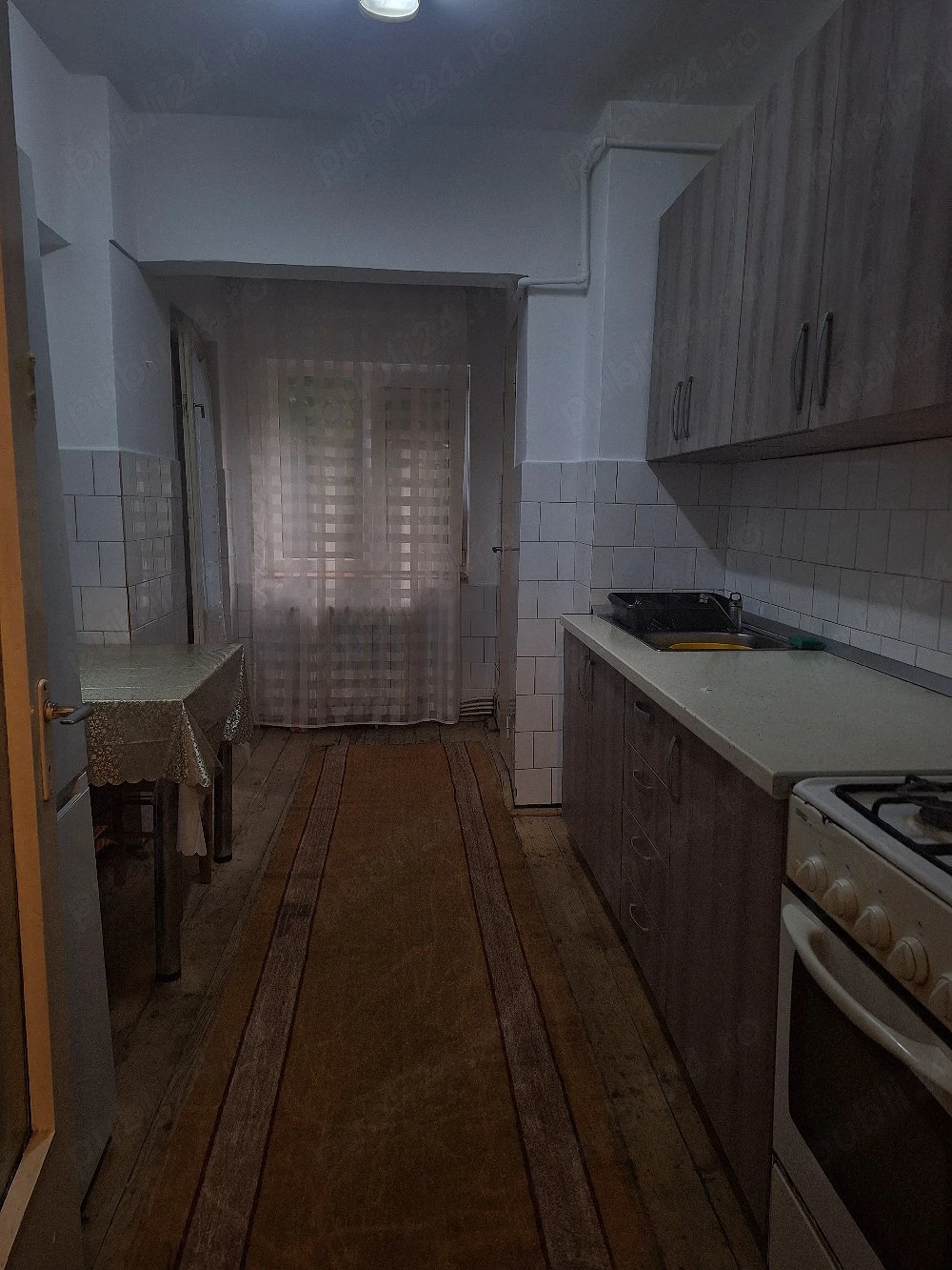 Închiriez apartament 