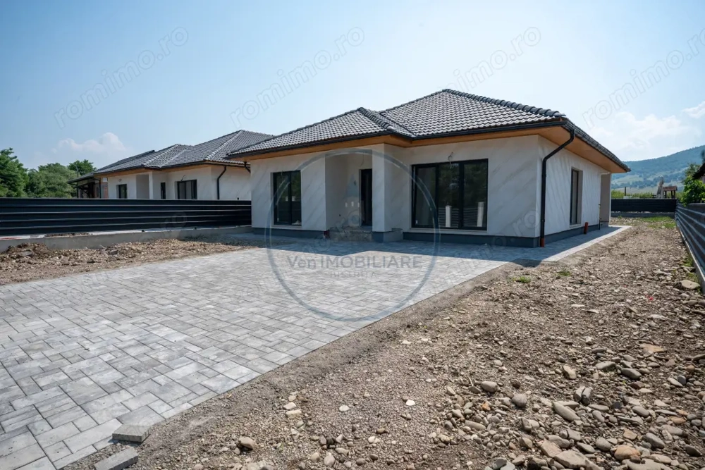 Casa pe un singur nivel de vânzare în Unirea – zona Aerodromului