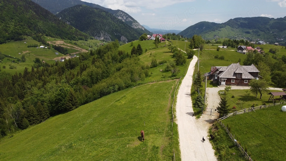 De Vânzare Teren intravilan 4.151 mp în Peștera (Bran-Moeciu)   Izvor Propriu & Proiect DTAC inclus