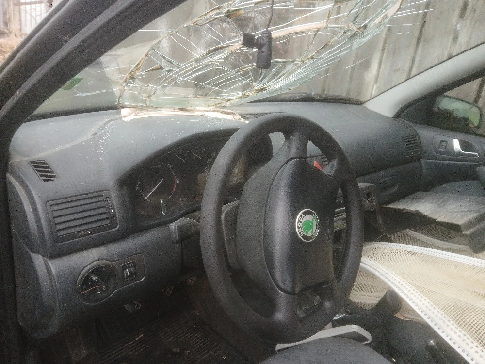 dezmembrez skoda octavia 