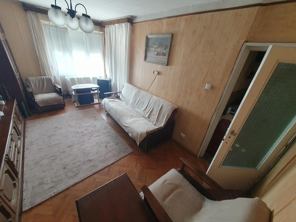 Apartament de vanzare 4 camere central Marghita