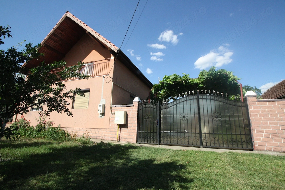Schimb casa in Biled cu apartament in Timisoara SAU casa in Lugoj