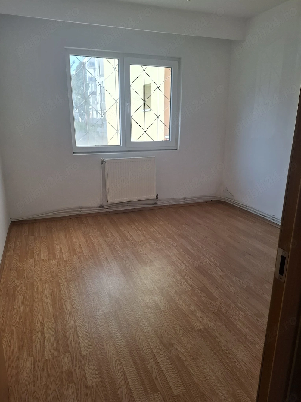 Vand apartament 3 camere