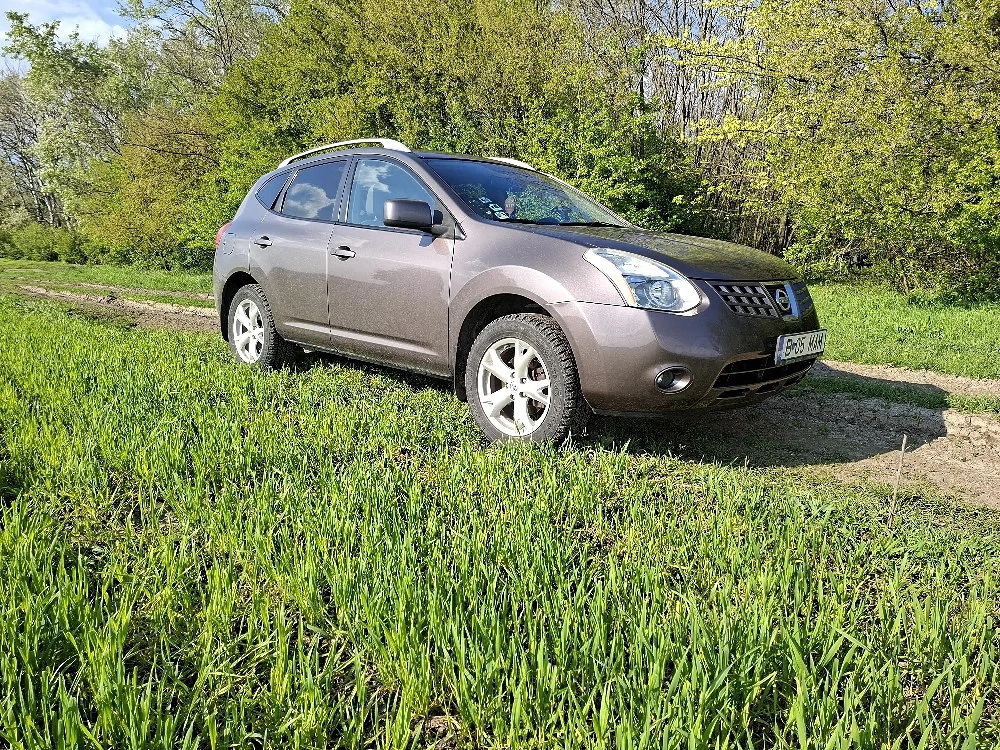Nissan rogue(qashqai pt SUA) 4x4 stare foarte bună.84.000 ml