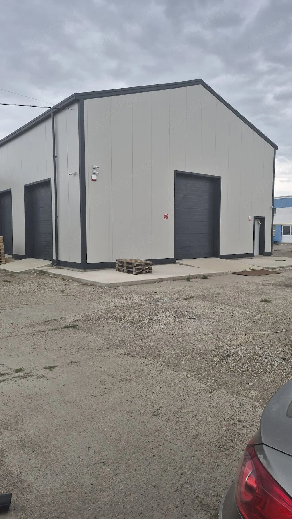Inchiriez hala str Traian 444 langa peco OMV