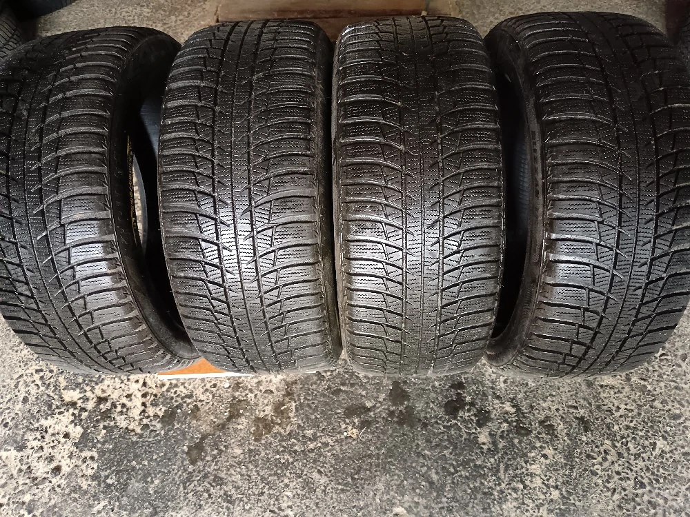 Set 4 anvelope iarna 245/45/18 Bridgestone dot 2017 cu foarte mult profil nu sunt crapate