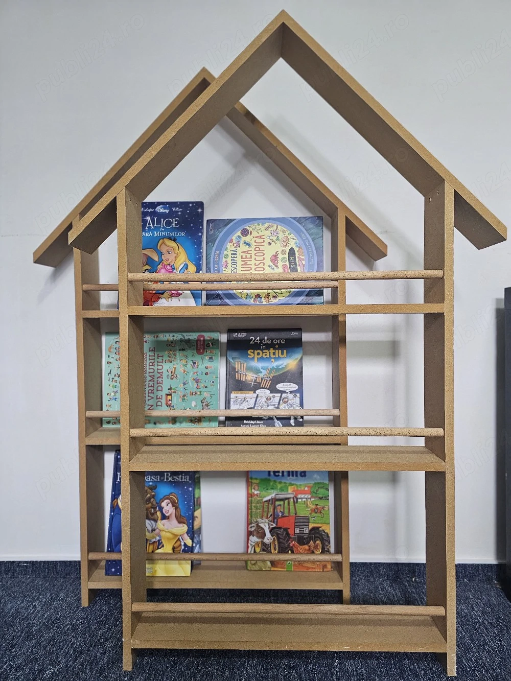 Vând biblioteca Montessori