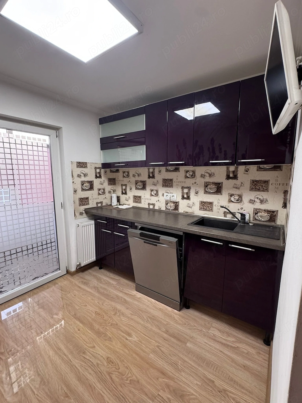 Apartament 3 camere de închiriat 
