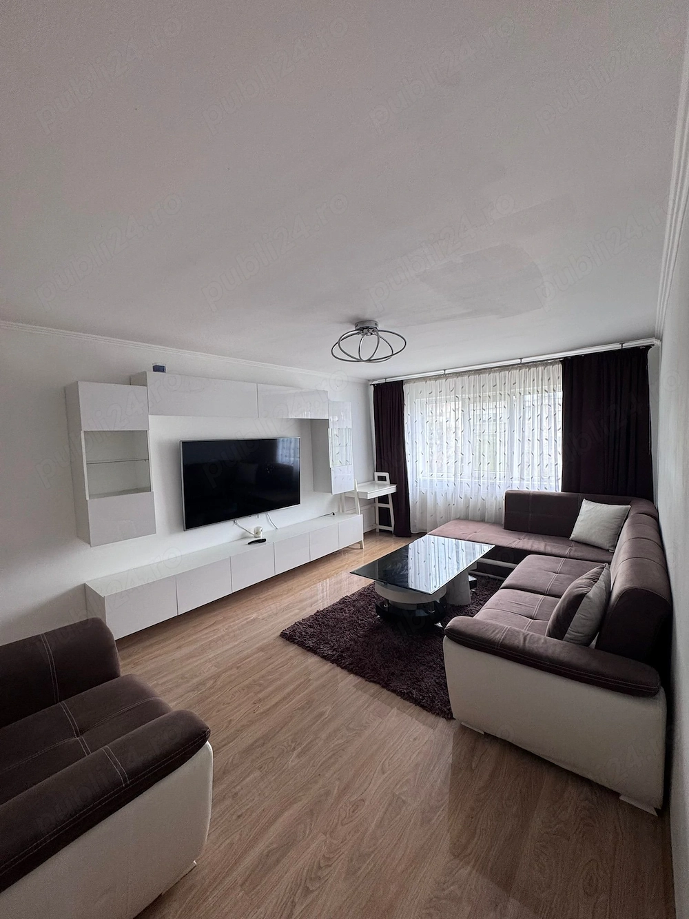 Vanzare apartament cu 3 camere rovine 