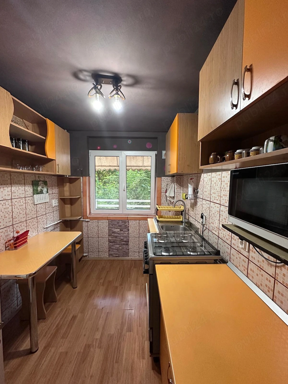 Apartament 3 camere, 66 m , etaj 2 4   gata de mutat, zonă liniștită, aproape de Palas