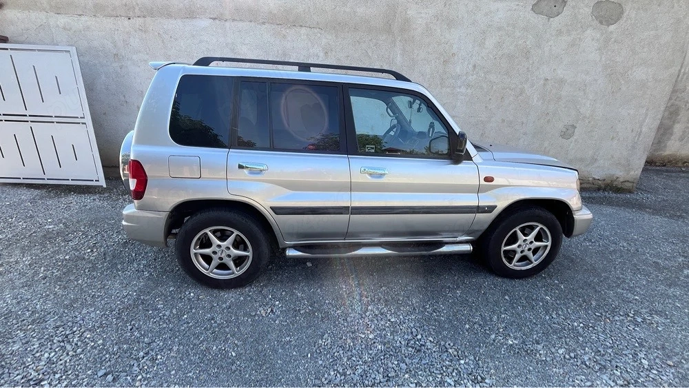 mitsubitshi pajero pinin