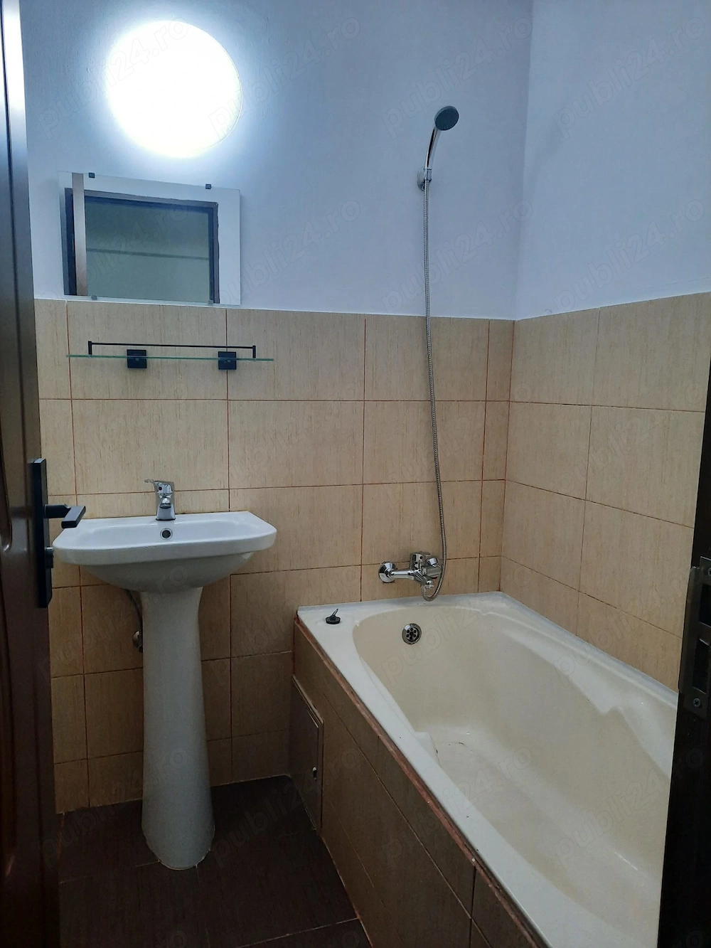 Inchiriez apartament cu 1 camera str. Minerilor nr. 8