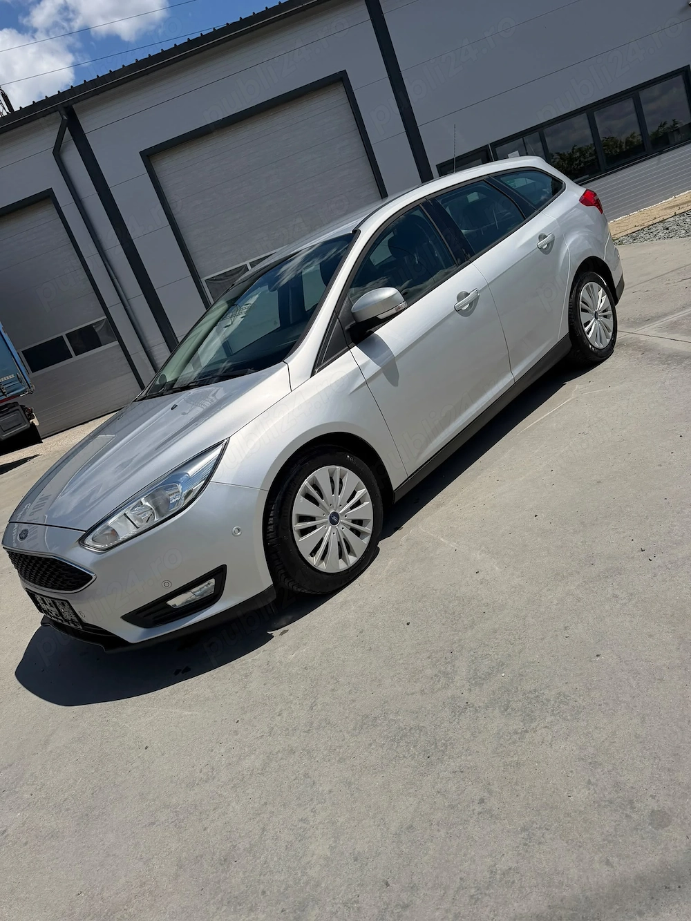 Vând Ford Focus Automat 1.5 TDCI 120 c p An 27.12.2016 km 215000 in foarte bună stare. 