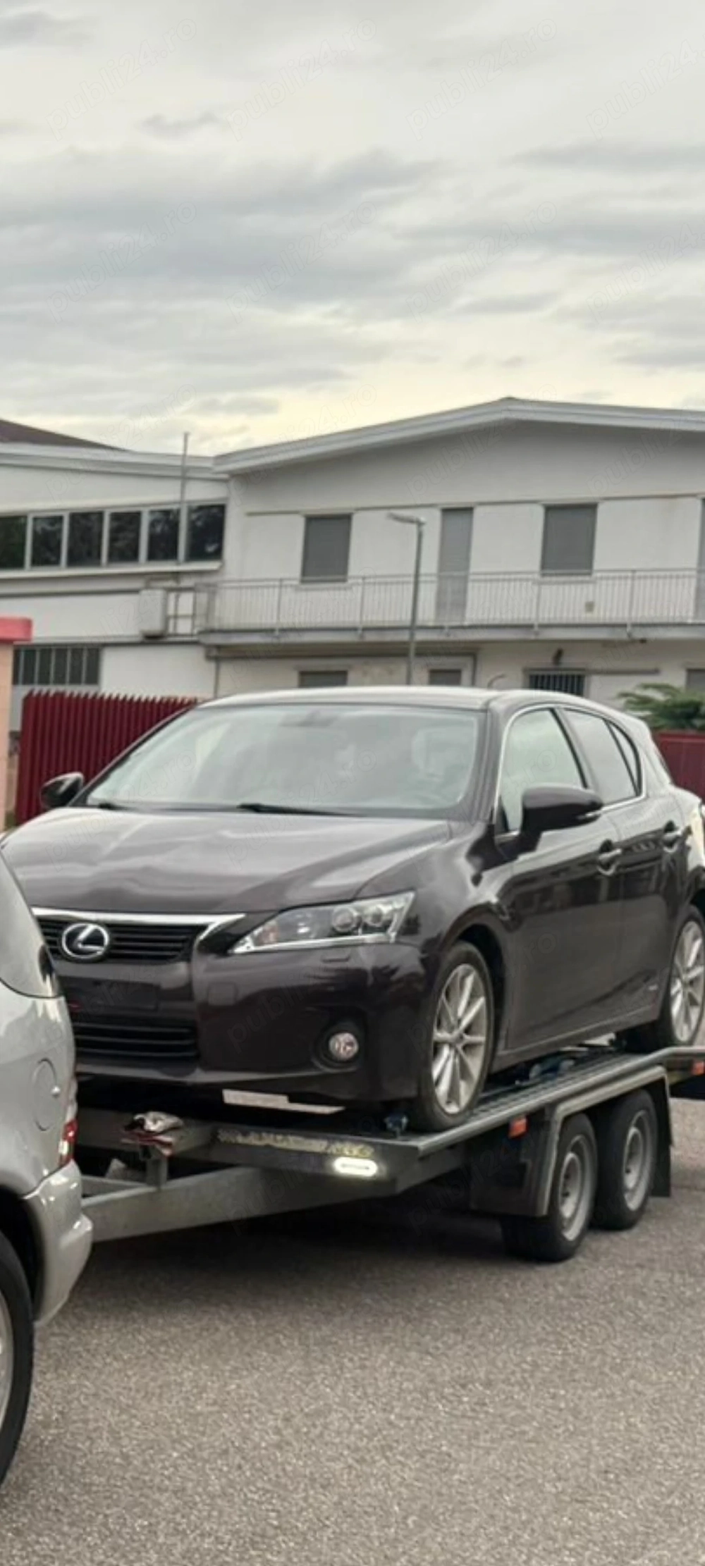 Dezmembrez lexus ct200h 