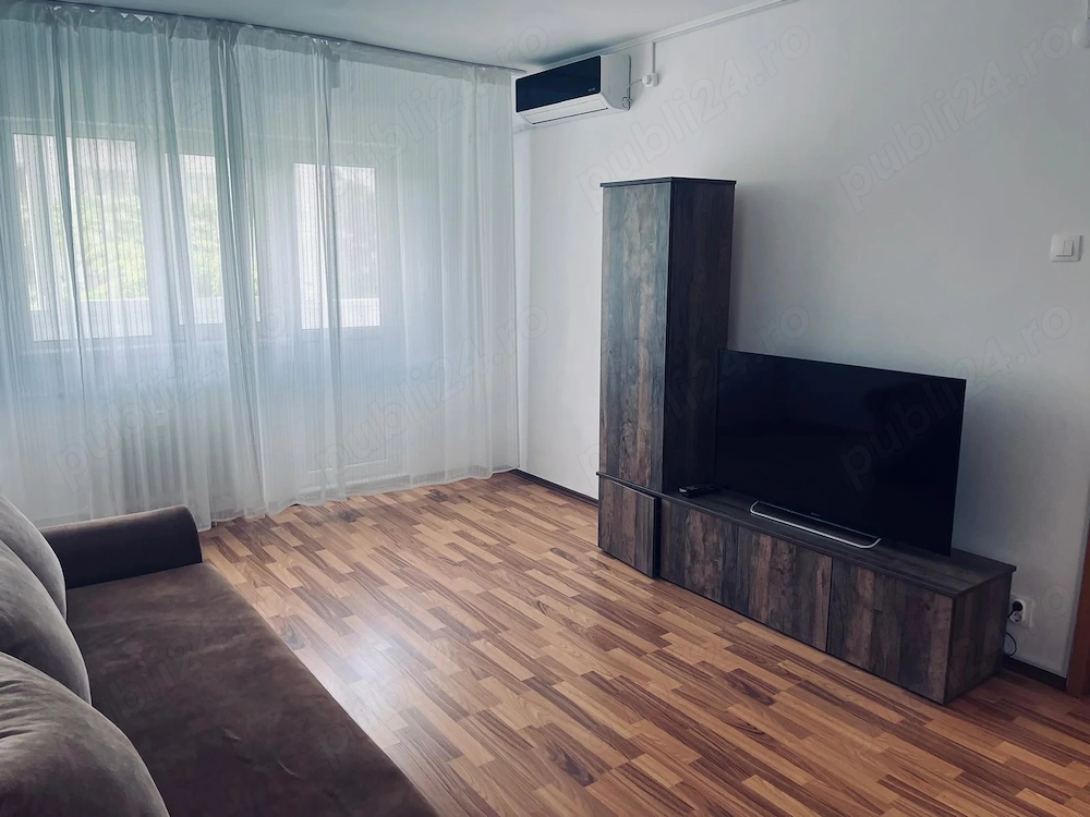 inchiriez apartament 3 camere