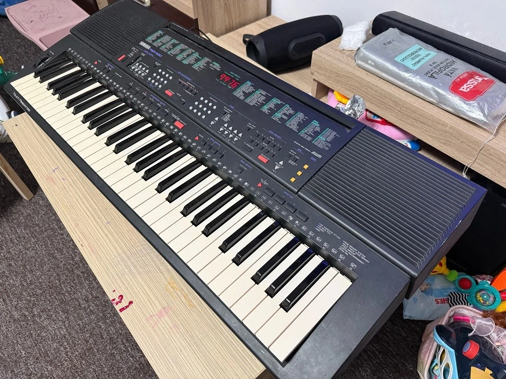 Vând Orgă Electronică   Claviatură Yamaha PSR-400