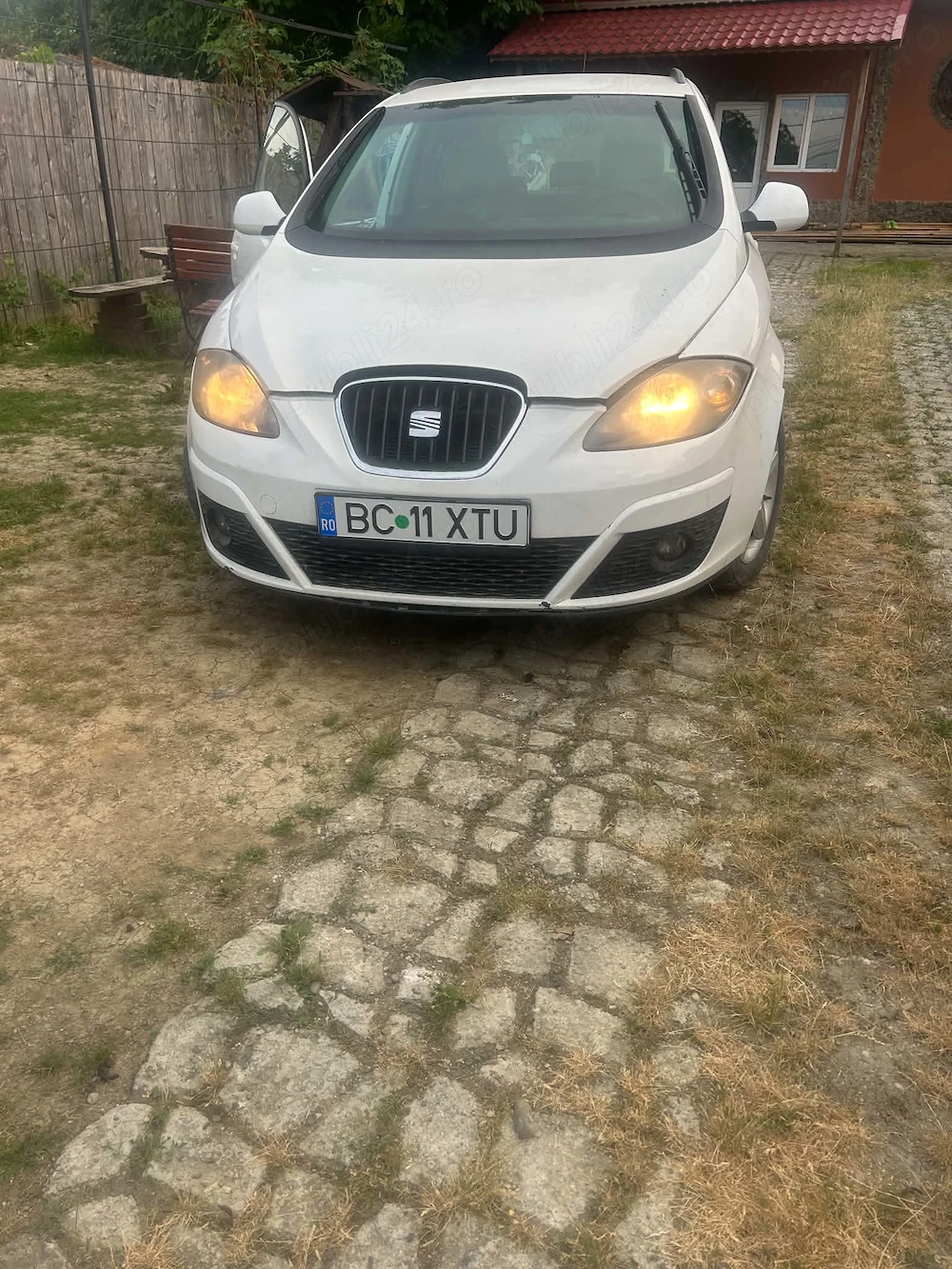 Dezmembrez Seat Altea xL 16 dezel cod motor CAY