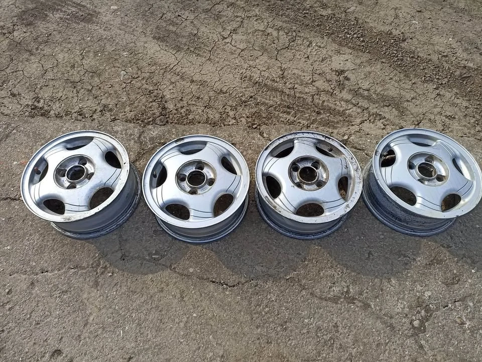 Set jante aliaj 14 inch Ford, originale! Jantele sunt de pe un Ford Escort din 1997