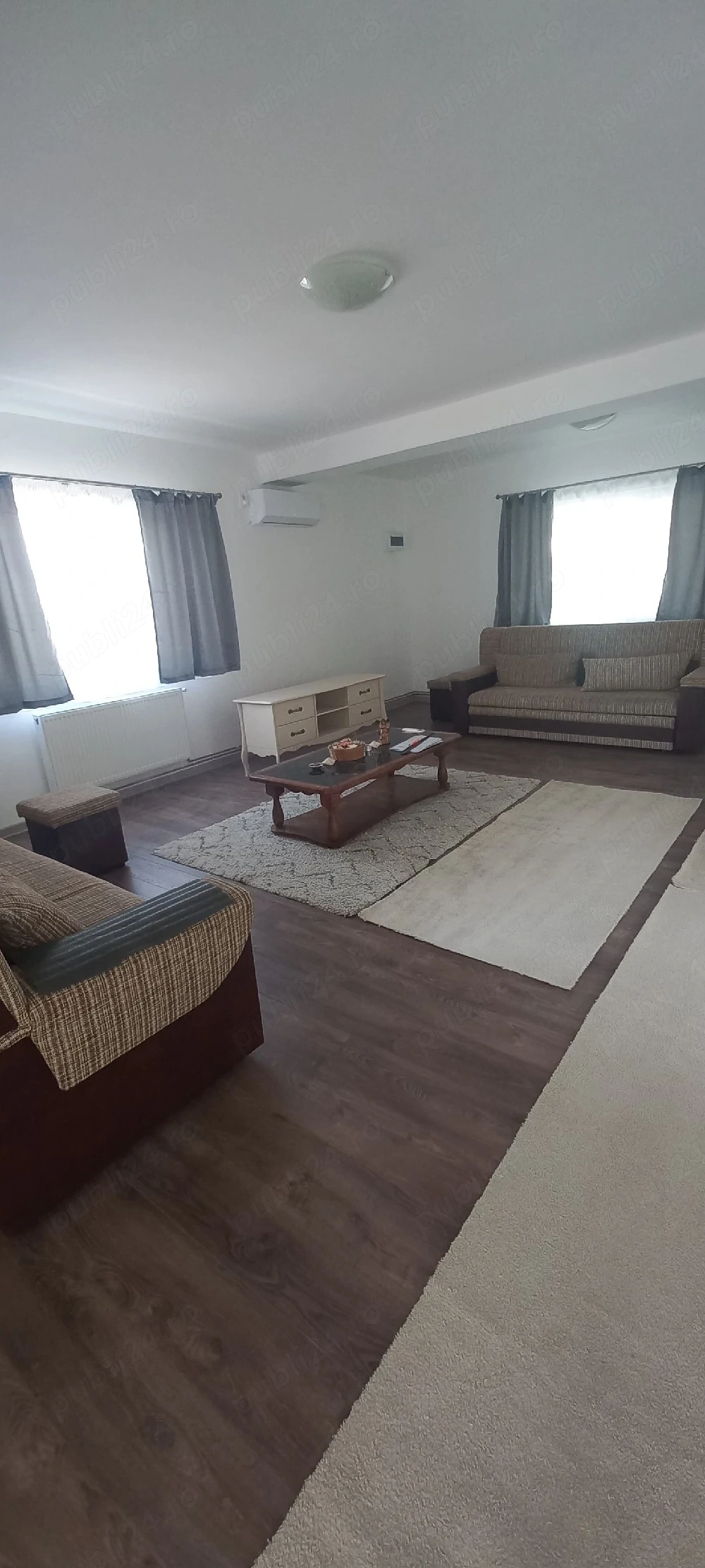  Inchiriez vila zona Ford