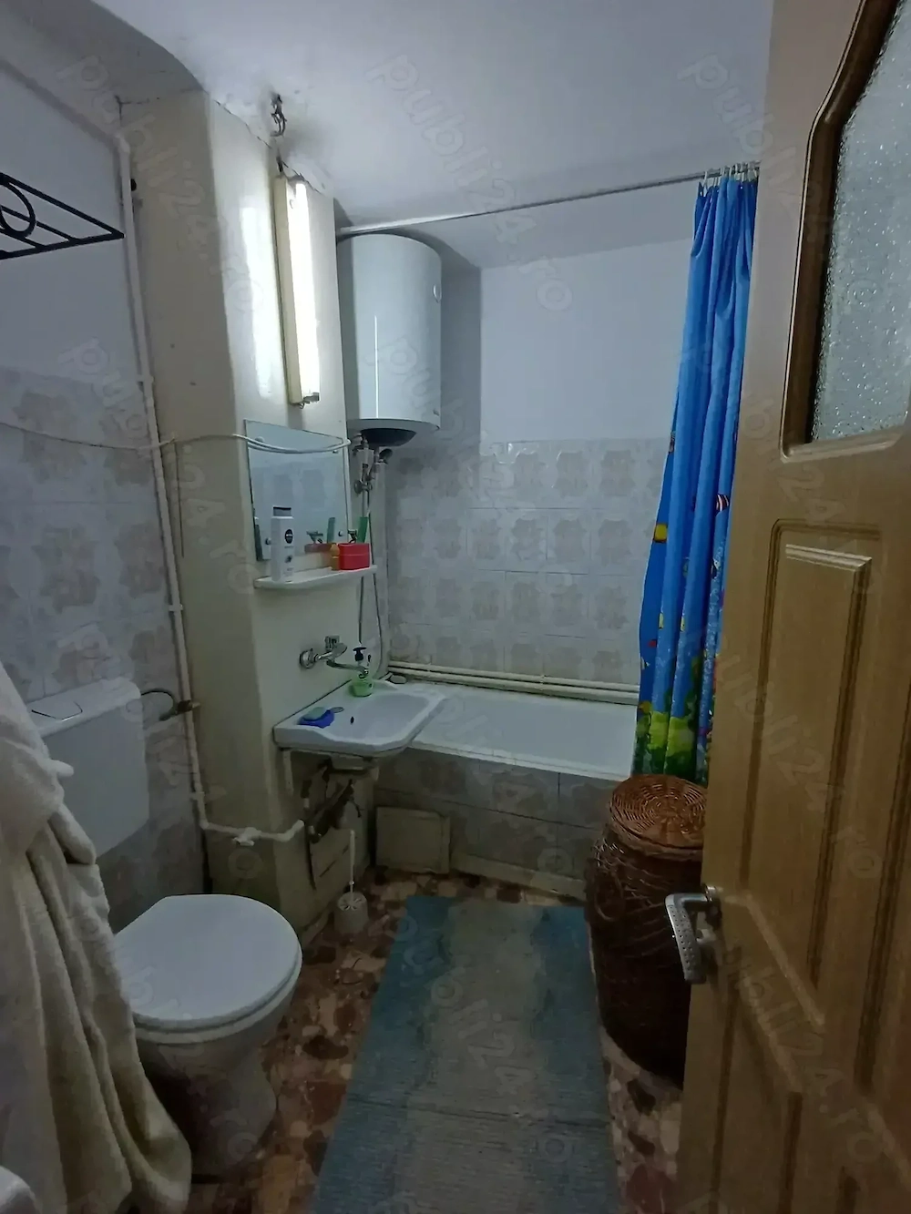 Vand apartament cu 3 camere in Giurgiu