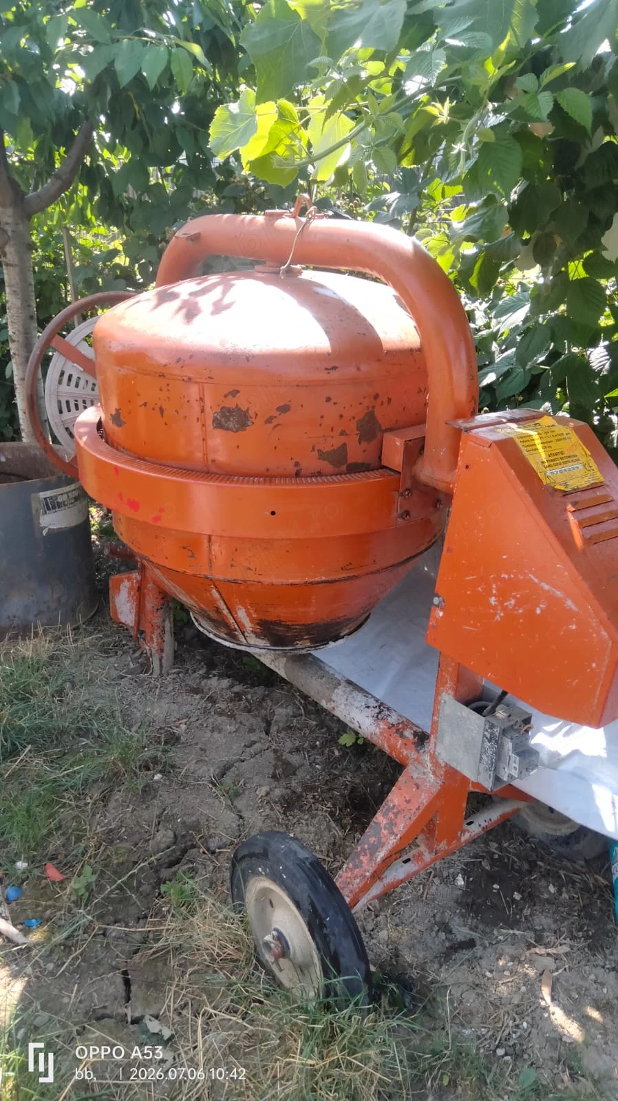 Betoniera folosita doar de mine pentru costructii anexe