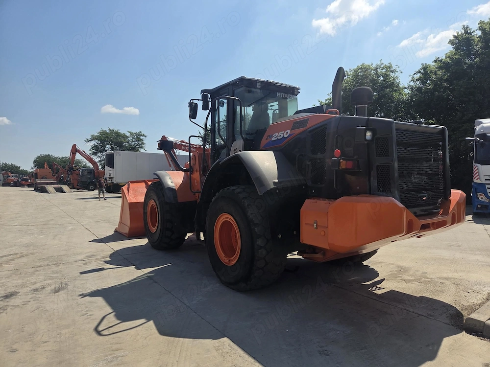 Incarcator HITACHI ZW250-6, 2018, 11.500h 66900 EUR+tva