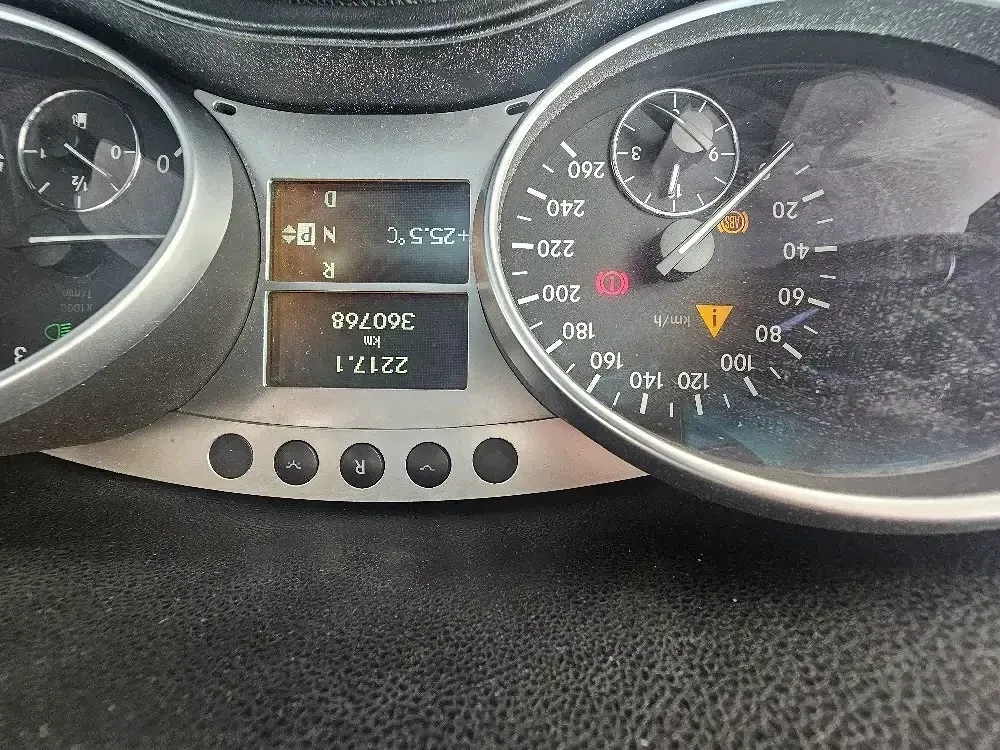 Vând Mercedes ML350