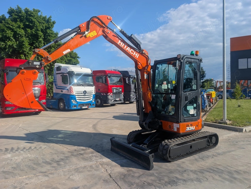 Miniexcavator HITACHI ZX33U-6, 2 h