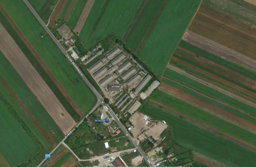 De vanzare baza de cereale cca 40.000 mp, intravilan, Oras Vânju Mare
