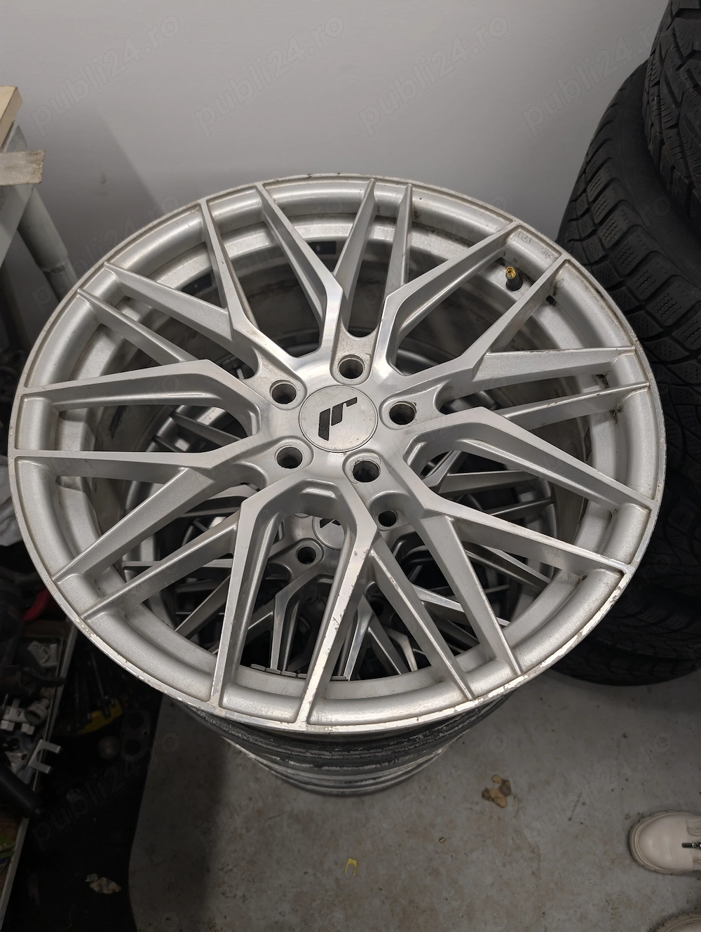Jante Japan Racing JR28 19X8,5 ET40 5X112 Silver Machined